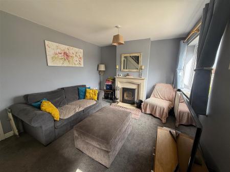 2 bedroom Semi-detached house for sale in Salisbury Drive, Midway, Swadlincote