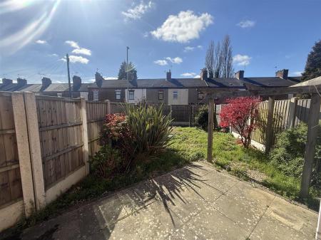 2 bedroom Town house for sale in Grants Yard, Burton-On-Trent