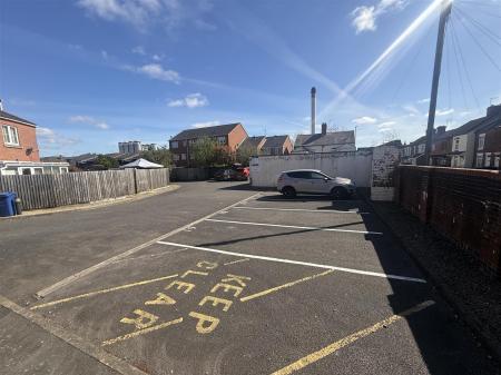 2 bedroom Town house for sale in Grants Yard, Burton-On-Trent