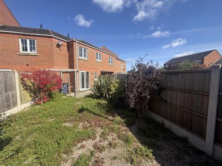 2 bedroom Town house for sale in Grants Yard, Burton-On-Trent