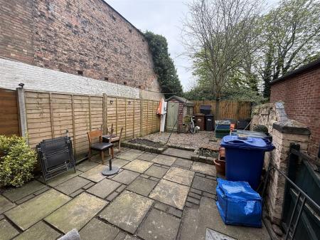 2 bedroom Terraced House for sale in Horninglow Road, Burton-On-Trent