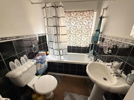 2 bedroom Terraced House for sale in Horninglow Road, Burton-On-Trent