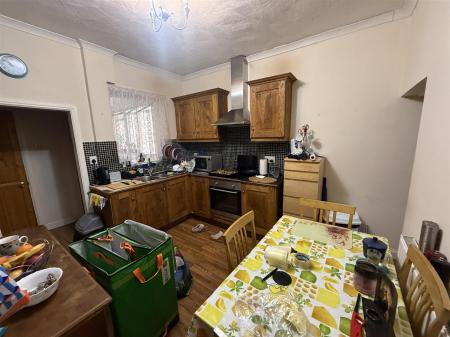 2 bedroom Terraced House for sale in Horninglow Road, Burton-On-Trent