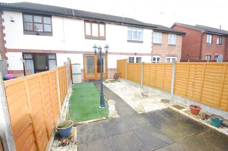 2 bedroom House to let in Wyedale, Church Gresley, DE11