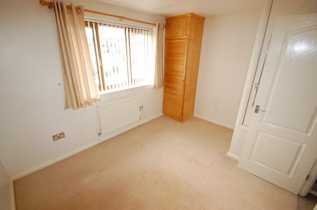 2 bedroom House to let in Wyedale, Church Gresley, DE11