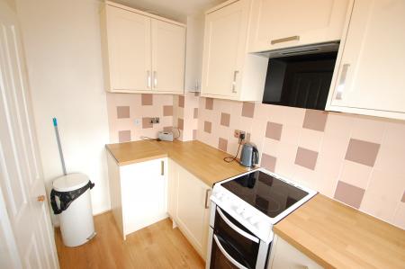2 bedroom House to let in Wyedale, Church Gresley, DE11