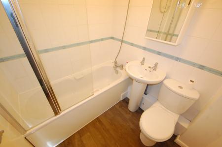 2 bedroom House to let in Wyedale, Church Gresley, DE11