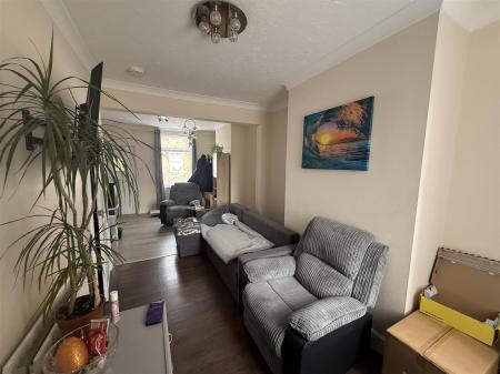 3 bedroom Terraced House for sale in Oak Street, Burton-On-Trent