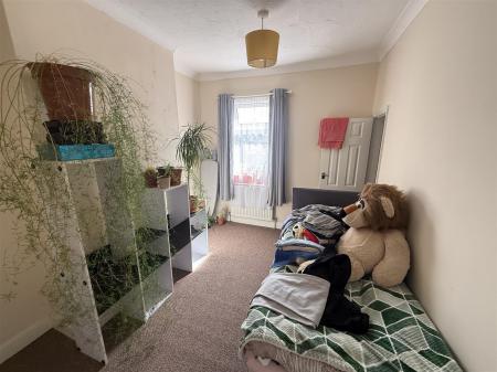 3 bedroom Terraced House for sale in Oak Street, Burton-On-Trent