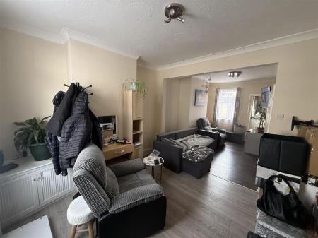 3 bedroom Terraced House for sale in Oak Street, Burton-On-Trent