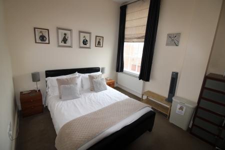 2 bedroom Flat to let in Lichfield Street, Staffordshire, Burton upon Trent, DE14