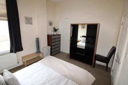 2 bedroom Flat to let in Lichfield Street, Staffordshire, Burton upon Trent, DE14