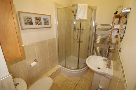 2 bedroom Flat to let in Lichfield Street, Staffordshire, Burton upon Trent, DE14