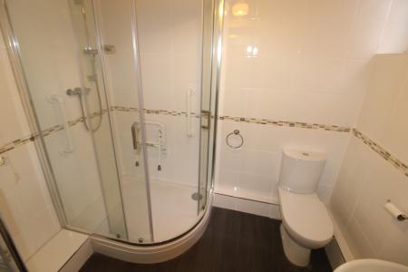 2 bedroom Flat to let in St Peters Court, Burton Upon Trent, Stapenhill, DE15