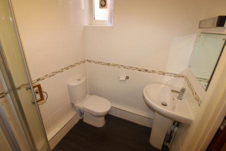 2 bedroom Flat to let in St Peters Court, Burton Upon Trent, Stapenhill, DE15