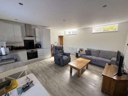 1 bedroom Apartment for sale in Dunstall Road, Barton Under Needwood, Burton-On-Trent