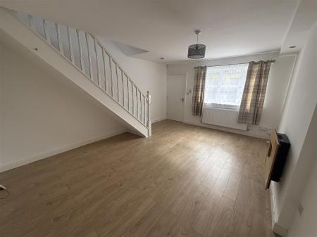 2 bedroom Town house for sale in Goseley Avenue, Hartshorne, Swadlincote