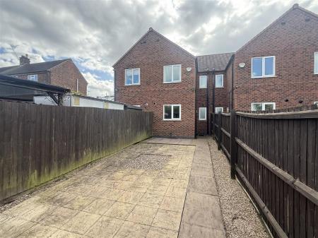 2 bedroom Town house for sale in Goseley Avenue, Hartshorne, Swadlincote