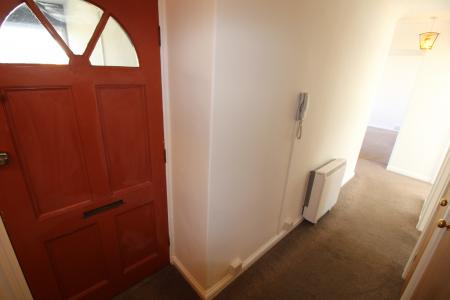 2 bedroom Flat to let in Lichfield Road, Sutton Coldfield, Four Oaks, B74