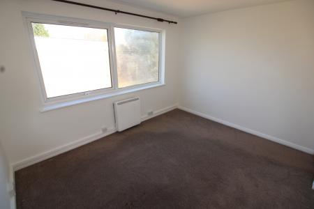 2 bedroom Flat to let in Lichfield Road, Sutton Coldfield, Four Oaks, B74