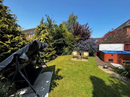 4 bedroom Detached house for sale in Maple Way, Branston, Burton-On-Trent