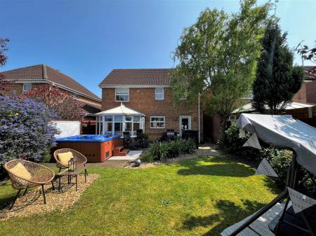 4 bedroom Detached house for sale in Maple Way, Branston, Burton-On-Trent