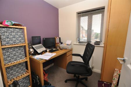 3 bedroom Semi-detached house for sale in Hevea Road, Burton-On-Trent