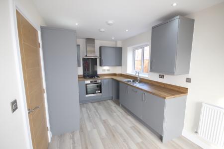 3 bedroom House to let in Hazelwell Avenue, Burton upon Trent, DE14