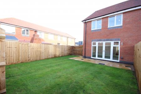 3 bedroom House to let in Hazelwell Avenue, Burton upon Trent, DE14
