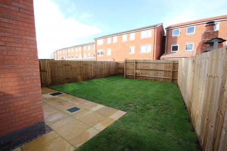 3 bedroom House to let in Hazelwell Avenue, Burton upon Trent, DE14