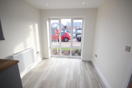 3 bedroom House to let in Hazelwell Avenue, Burton upon Trent, DE14