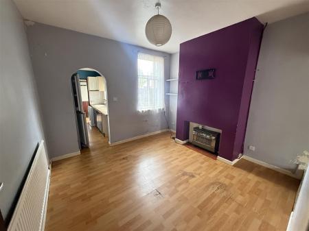 3 bedroom Terraced House for sale in Broadway Street, Burton-On-Trent