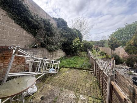 3 bedroom Terraced House for sale in Broadway Street, Burton-On-Trent