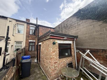 3 bedroom Terraced House for sale in Broadway Street, Burton-On-Trent