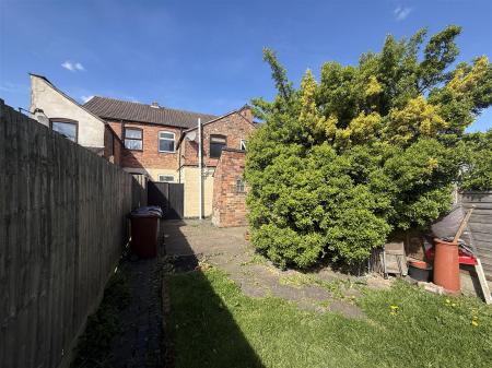 2 bedroom Terraced House for sale in Waterloo Street, Burton-On-Trent
