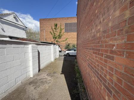 2 bedroom Detached house for sale in Duke Street, Burton-On-Trent