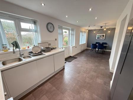 4 bedroom Detached house for sale in Moor Furlong, Stretton, Burton-On-Trent