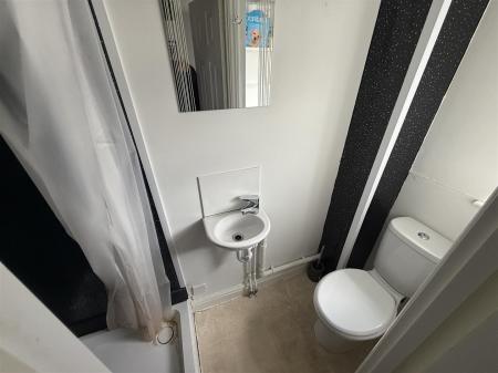 4 bedroom Detached house for sale in Moor Furlong, Stretton, Burton-On-Trent