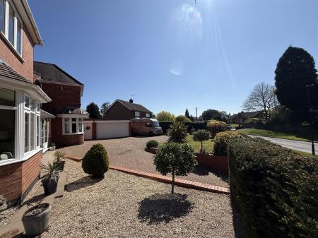4 bedroom Detached house for sale in Burnside, Rolleston-On-Dove, Burton-On-Trent