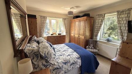 4 bedroom Detached house for sale in Burnside, Rolleston-On-Dove, Burton-On-Trent