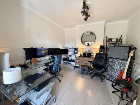 4 bedroom Detached house for sale in Burnside, Rolleston-On-Dove, Burton-On-Trent