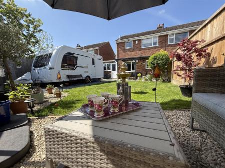 3 bedroom Semi-detached house for sale in Bridgeside, Stretton, Burton-On-Trent