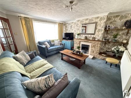 3 bedroom Semi-detached house for sale in Bridgeside, Stretton, Burton-On-Trent