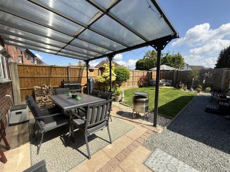 3 bedroom Semi-detached house for sale in Bridgeside, Stretton, Burton-On-Trent