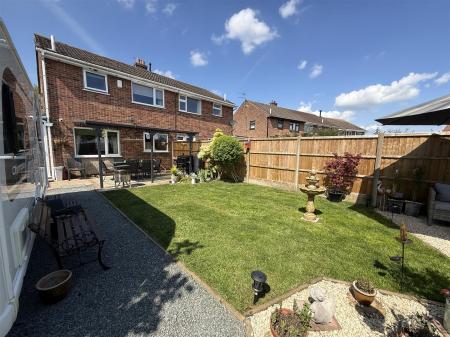 3 bedroom Semi-detached house for sale in Bridgeside, Stretton, Burton-On-Trent