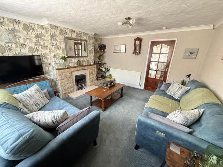 3 bedroom Semi-detached house for sale in Bridgeside, Stretton, Burton-On-Trent