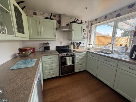 3 bedroom Semi-detached house for sale in Bridgeside, Stretton, Burton-On-Trent