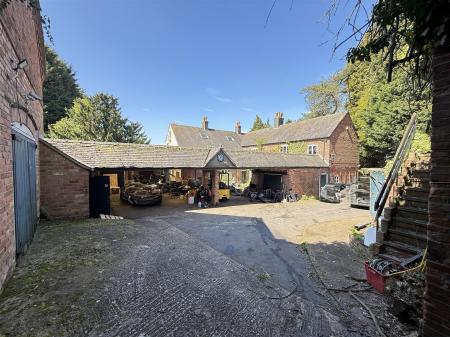 6 bedroom Detached house for sale in Netherseal Road, Chilcote, Swadlincote