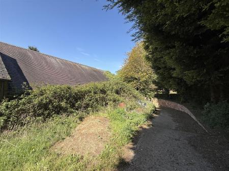 6 bedroom Detached house for sale in Netherseal Road, Chilcote, Swadlincote