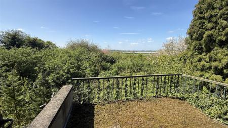 6 bedroom Detached house for sale in Netherseal Road, Chilcote, Swadlincote